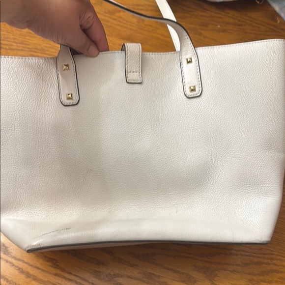 MICHAEL Michael Kors Cream Tote Bag with Gold Hardware - Picture 3 of 6